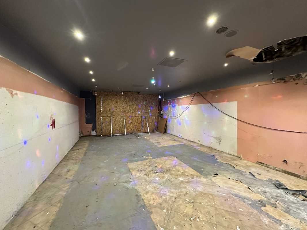 À BORDEAUX, à proximité immédiate de la gare de B