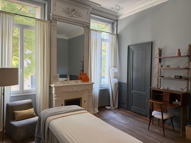 Bureaux de 110 m² non divisibles à Louer à BORDEA