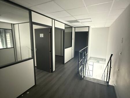 À VILLENAVE D'ORNON, au sein d'un parc d'activité