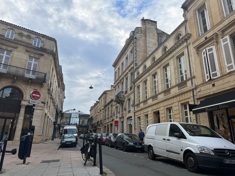 À BORDEAUX, en plein coeur du Triangle d'Or, FAIR