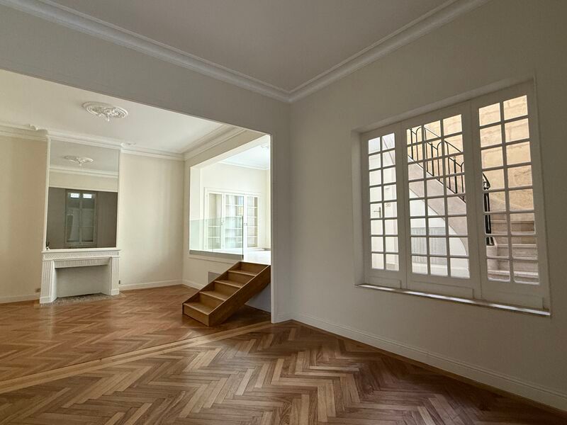 Situé dans le centre ville de Bordeaux, quartier 