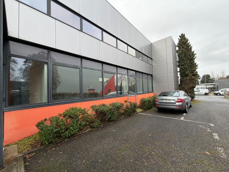 Situé sur la Rive Droite de Bordeaux, au coeur de