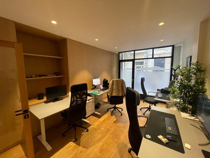 À BORDEAUX, dans l'hyper centre et aux portes du 