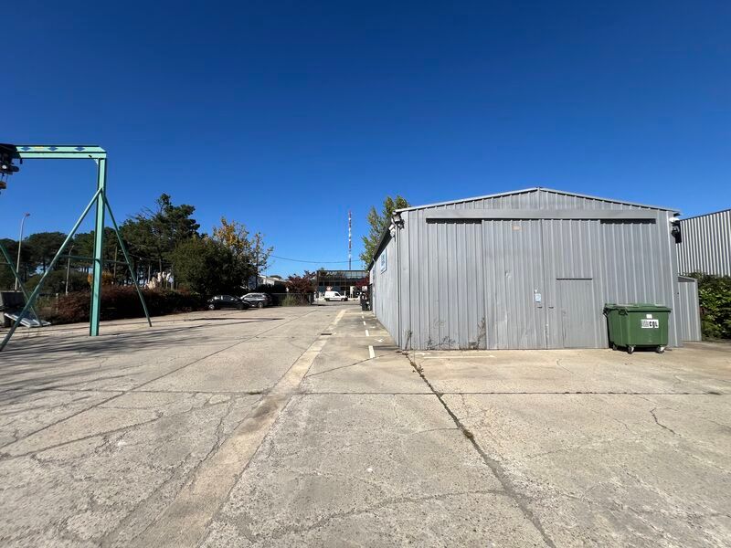 AU HAILLAN, à proximité immédiate de de la rocade