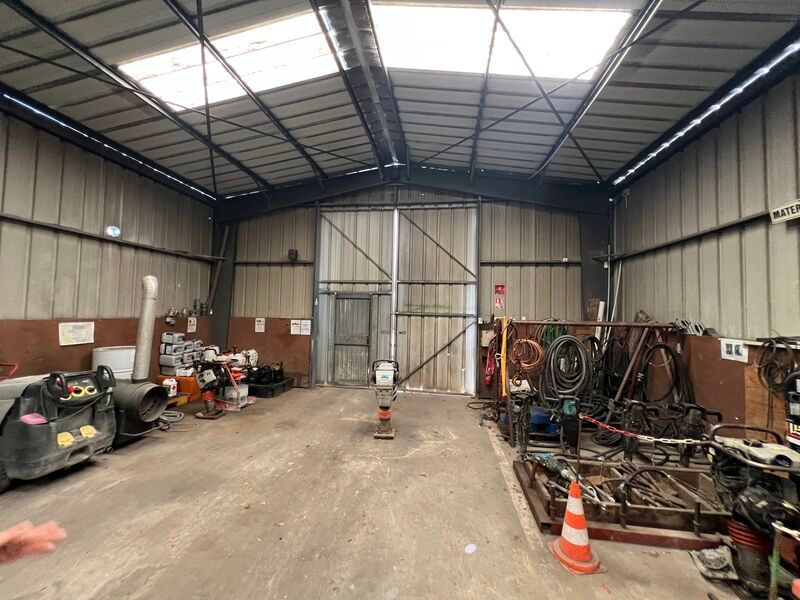 AU HAILLAN, à proximité immédiate de de la rocade