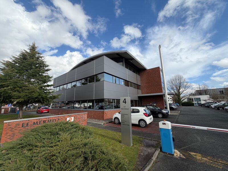 Situé  au coeur de l'OIM AEROPARC, FAIR-RE vous p