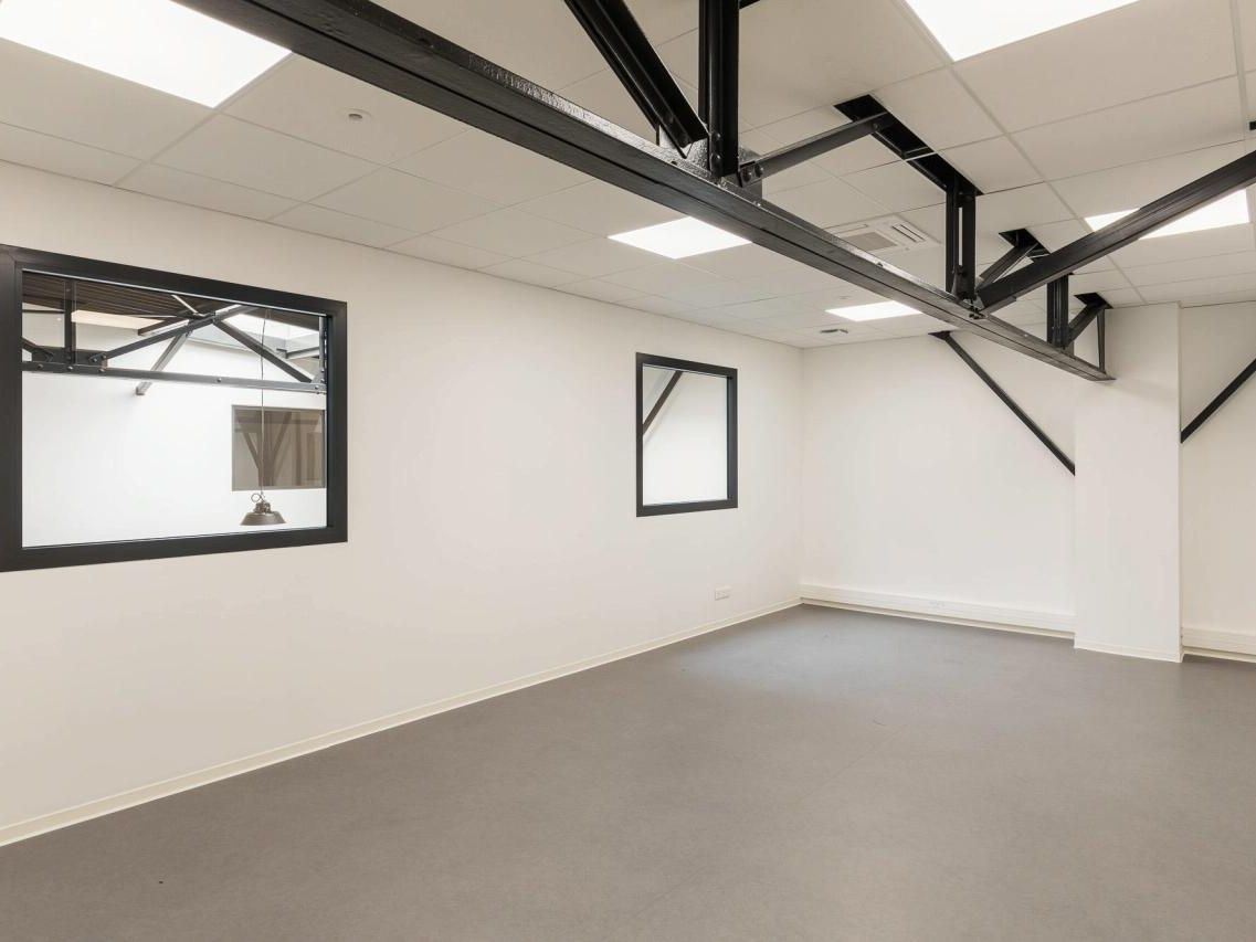 1742 m² pour ce activité en location à Villeurbanne