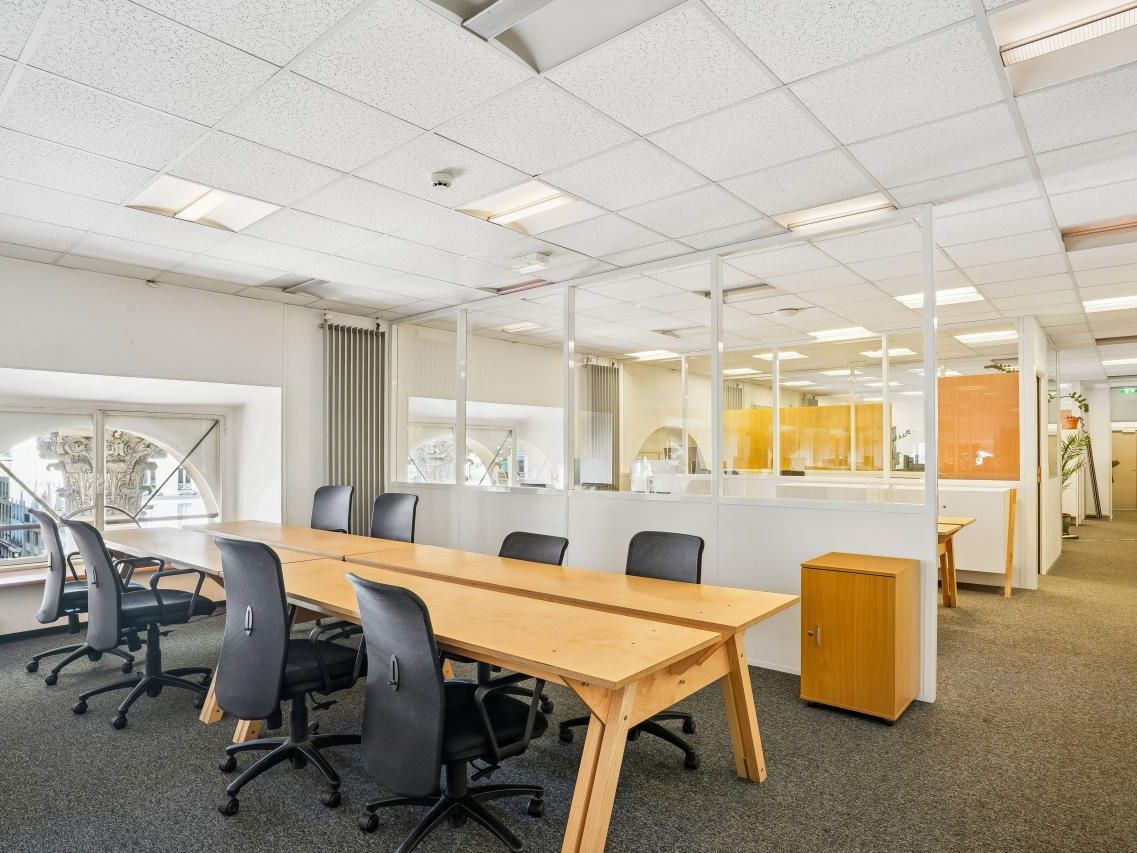 1114 m² pour ce bureaux en location à Paris