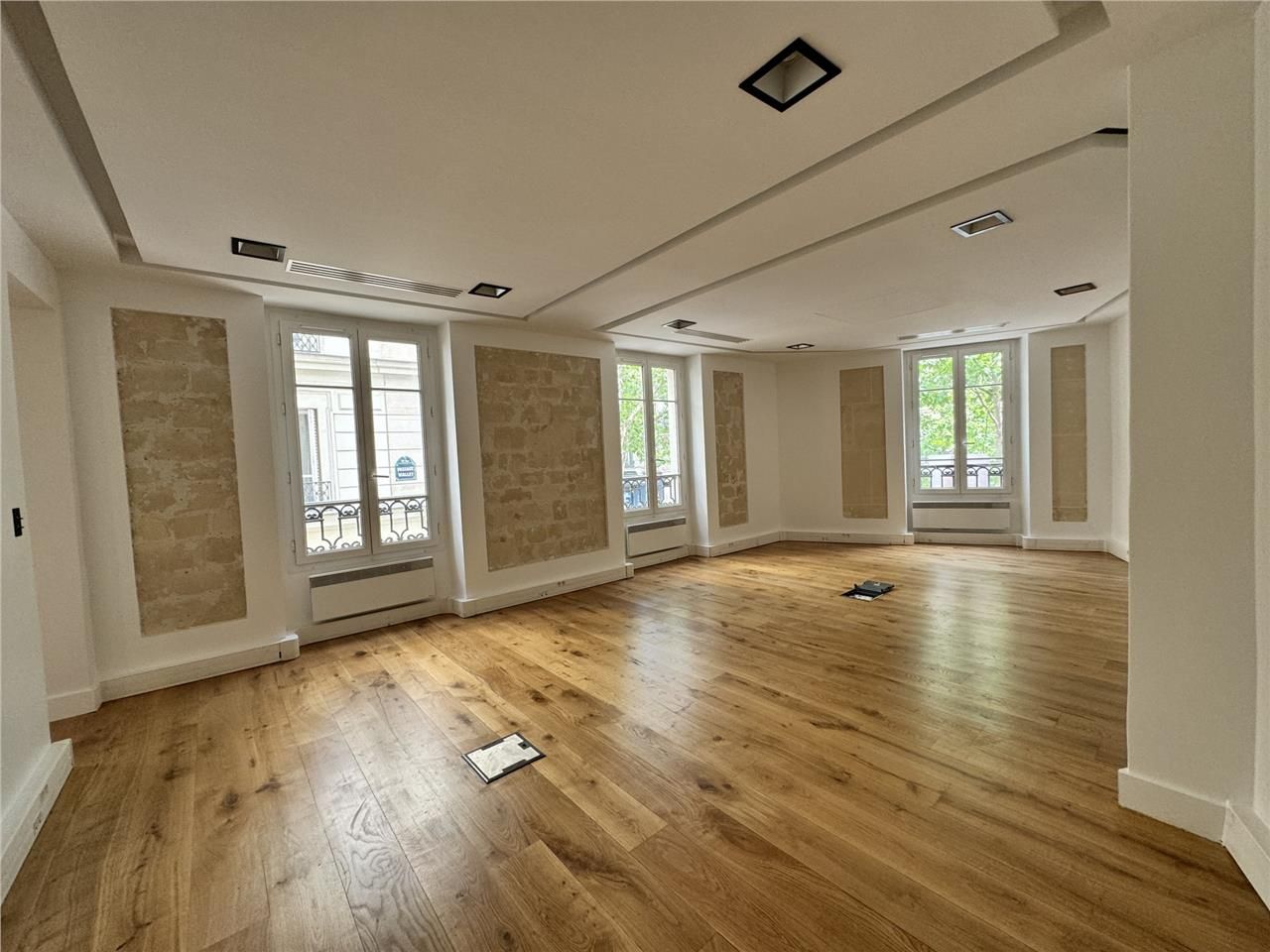 Voltaire, CRENO REAL ESTATE vous propose au pied 