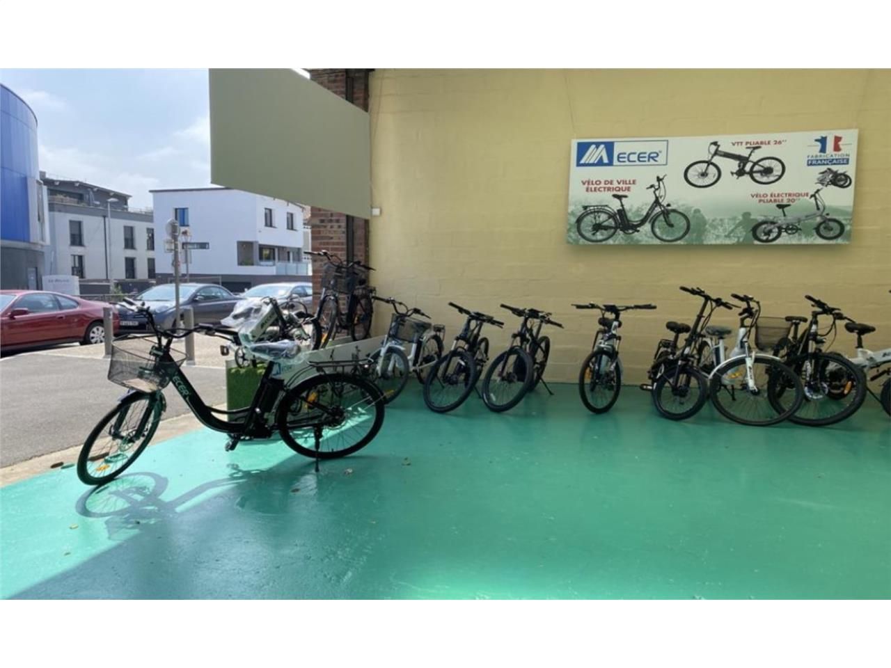 À proximité de l'autoroute A3, CRENO REAL ESTATE 