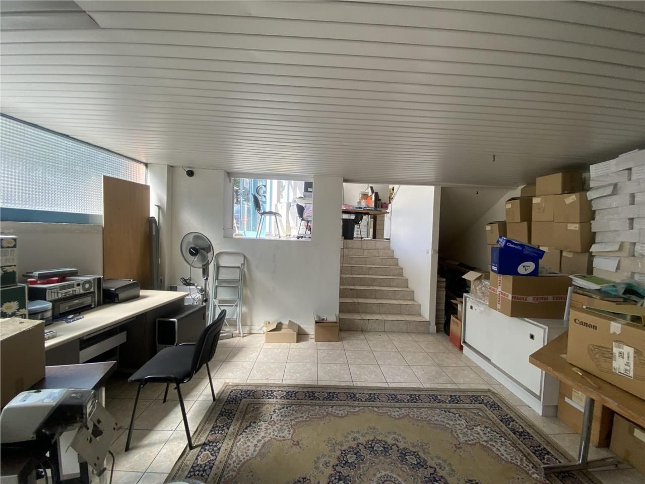 Au Pied du métro Saint-Denis Basilique M13, CRENO