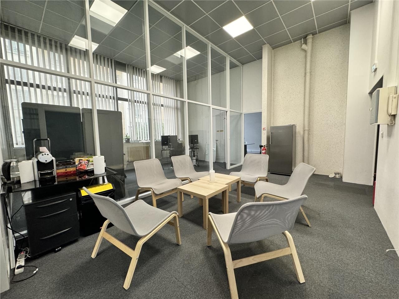 A 400 mètres du Métro "Mairie de Montreuil" (L9),