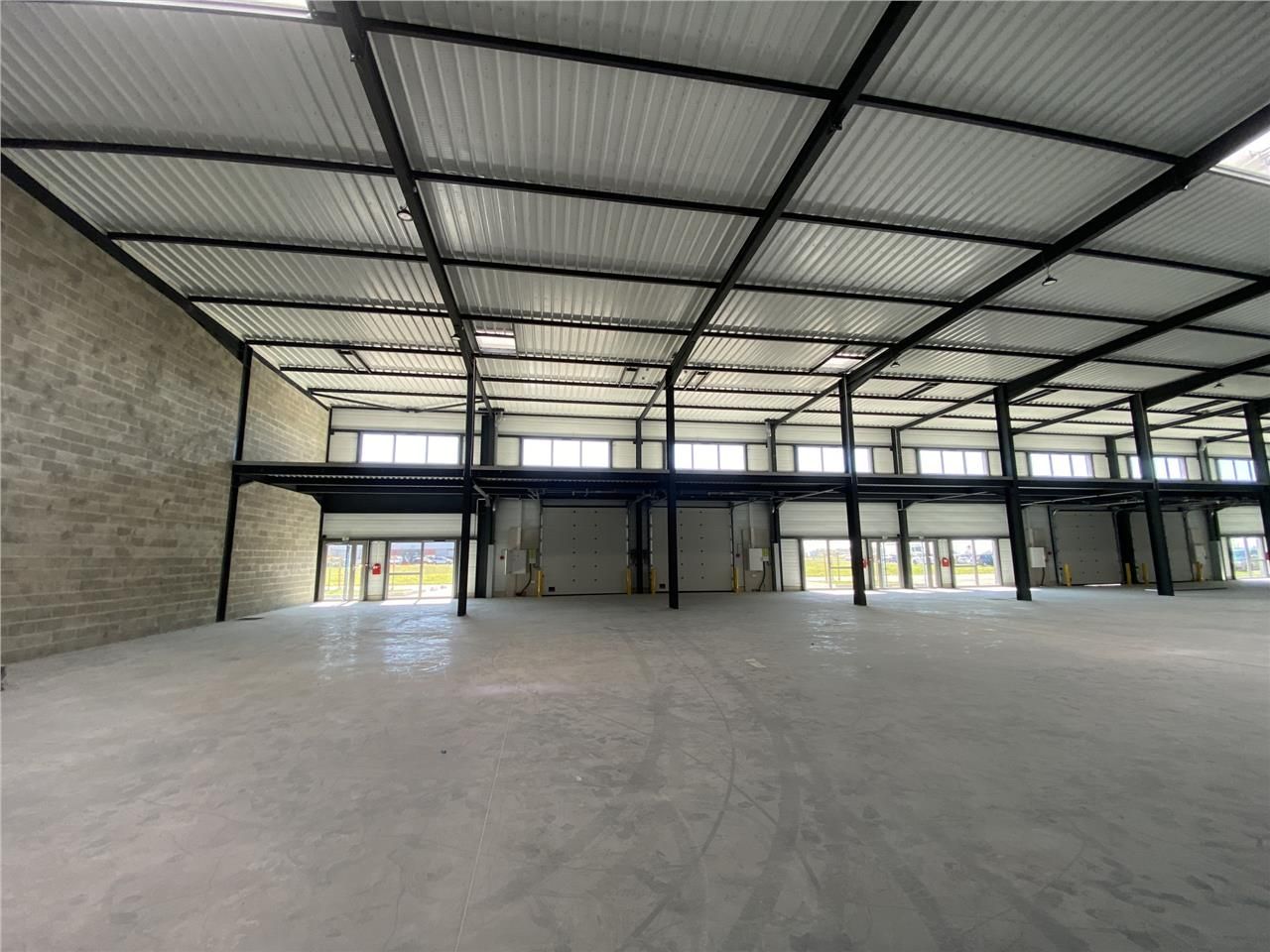 CRENO REAL ESTATE vous propose à proximité immédi