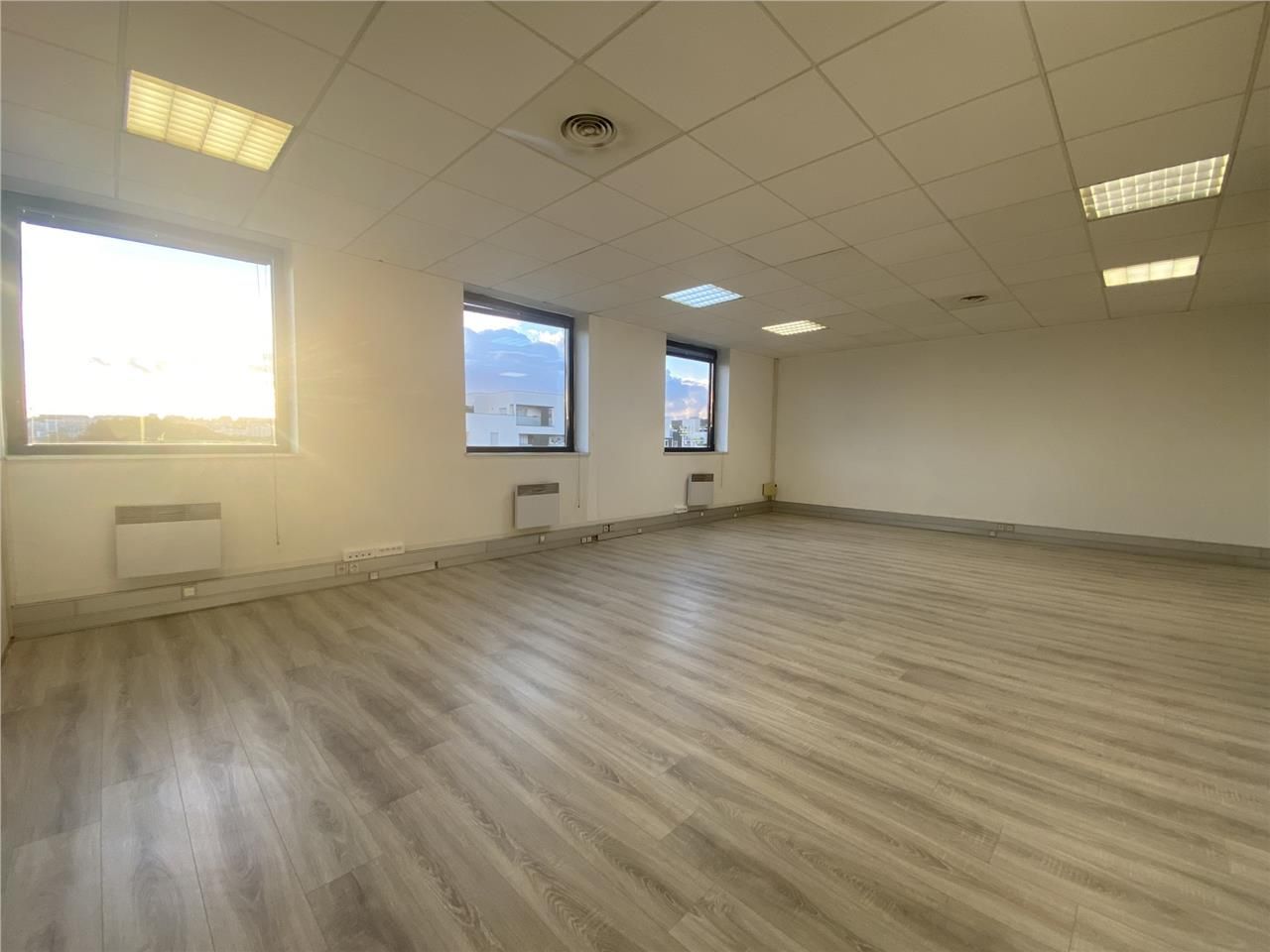 A 650 mètres du Métro Mairie d'Ivry (M7), CRENO R