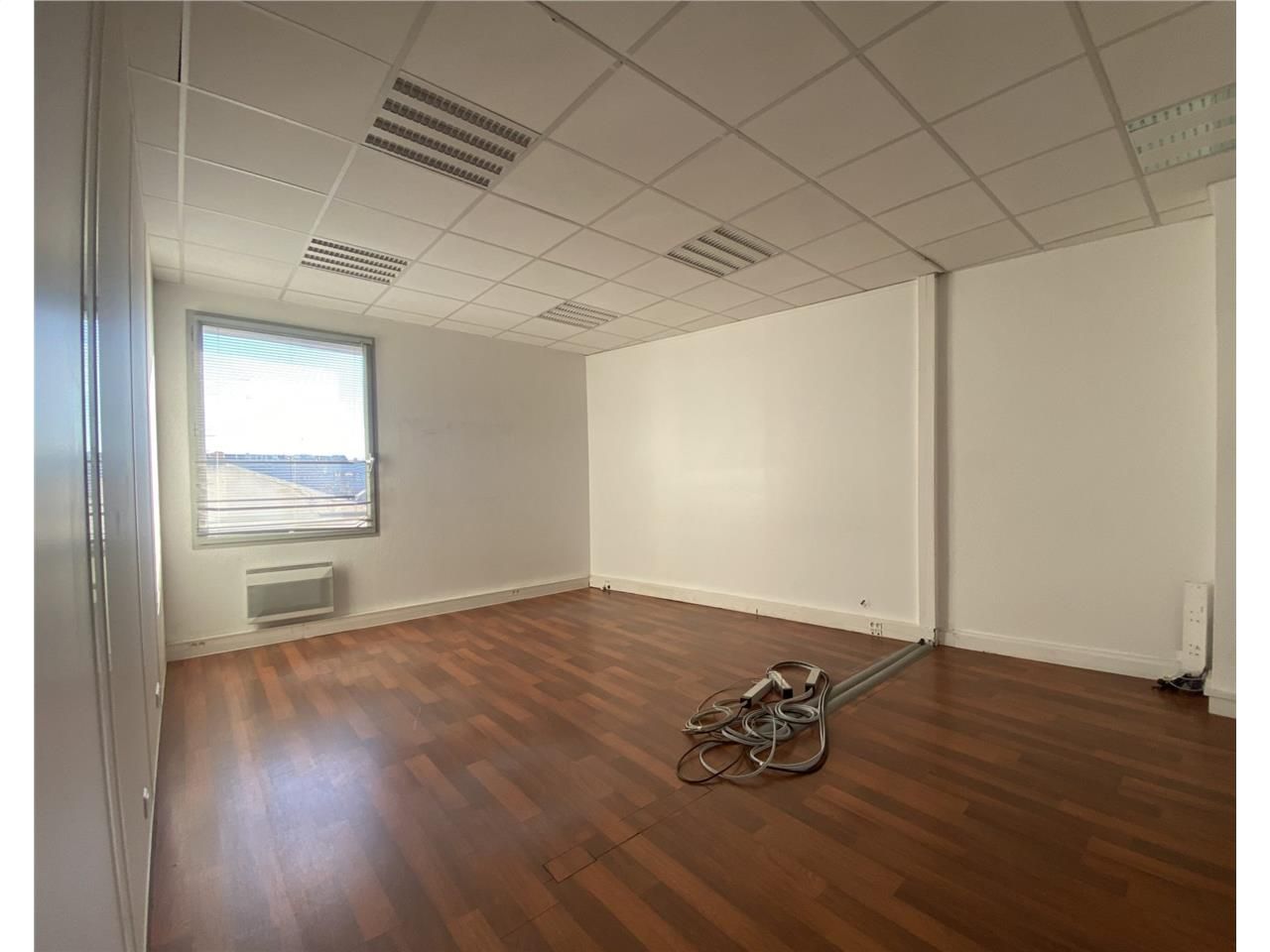 CRENO REAL ESTATE vous propose à 700 mètres du "M