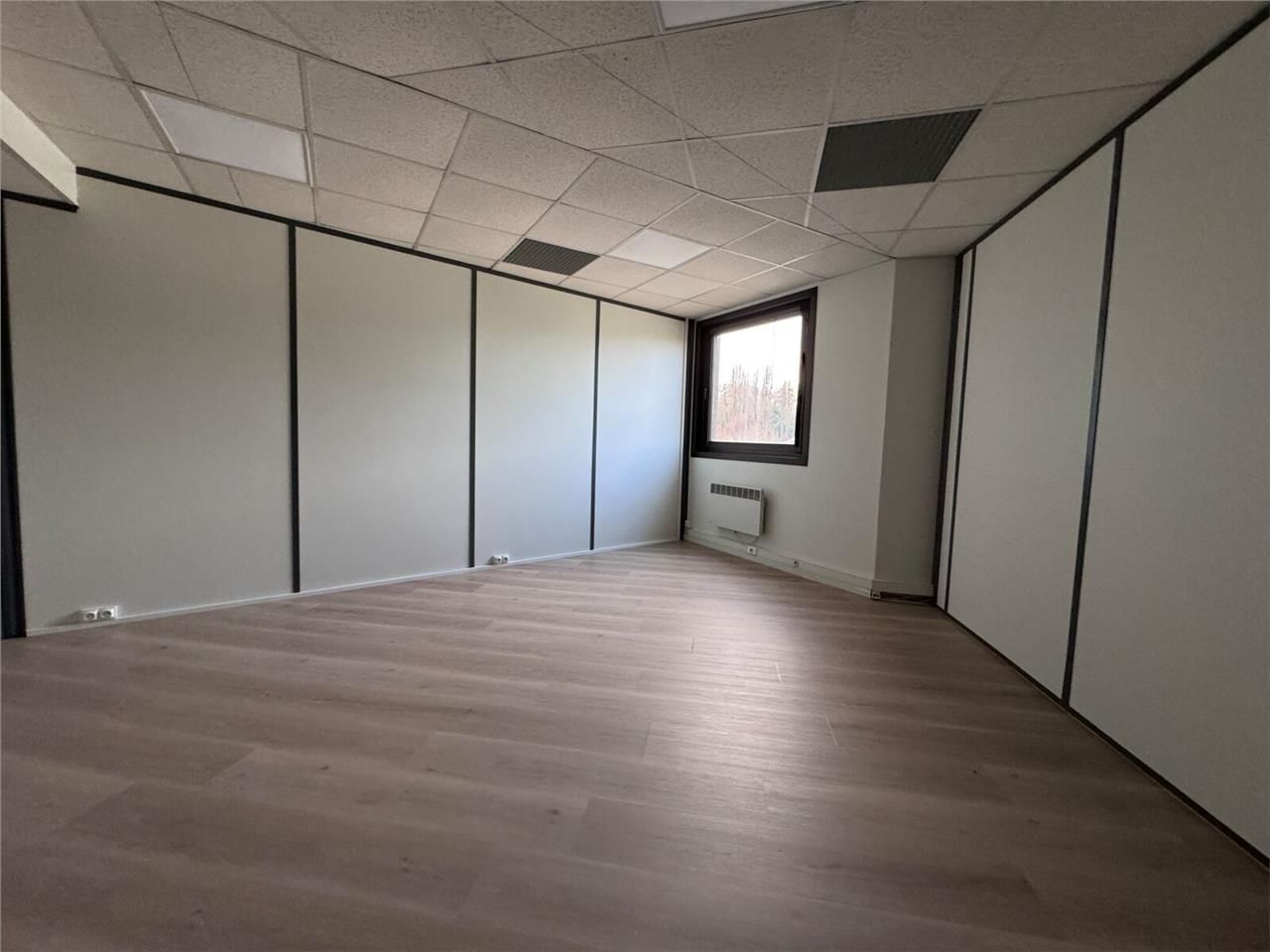 Rosny-sous-Bois, CRENO REAL ESTATE vous propose à