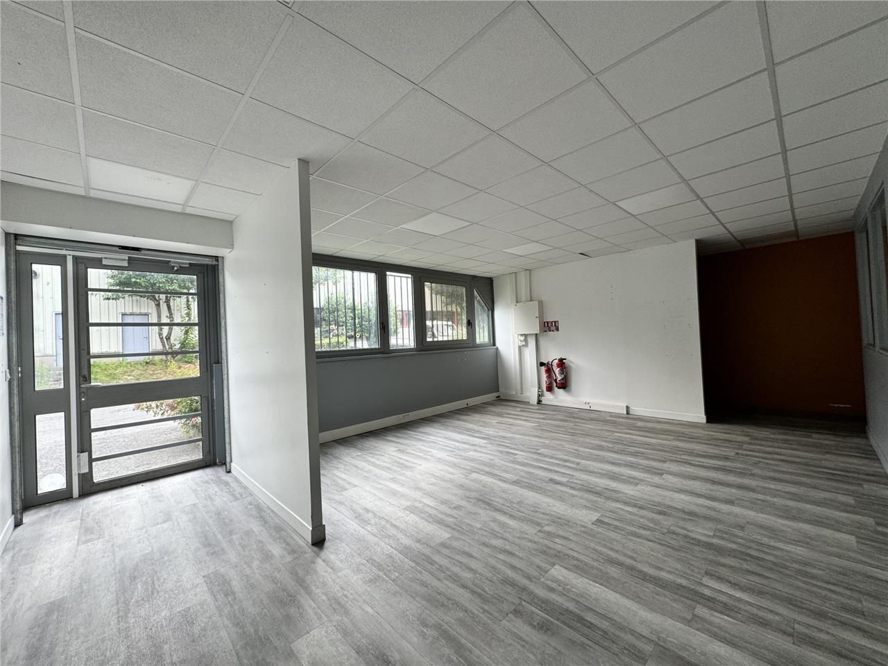 Proche Autoroute A3 / A1, CRENO REAL ESTATE vous