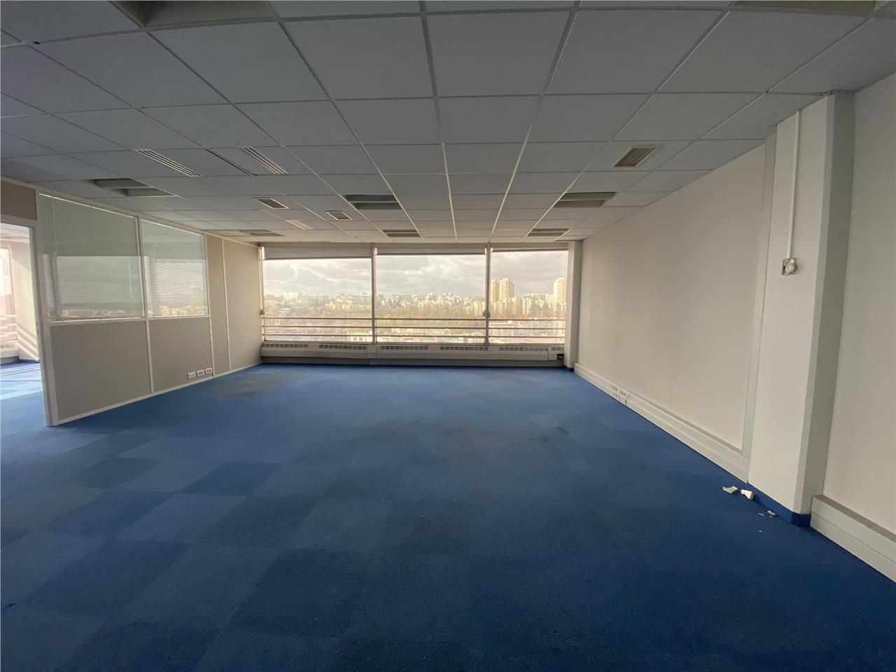 A 300 mètres du RER E, CRENO REAL ESTATE vous pro