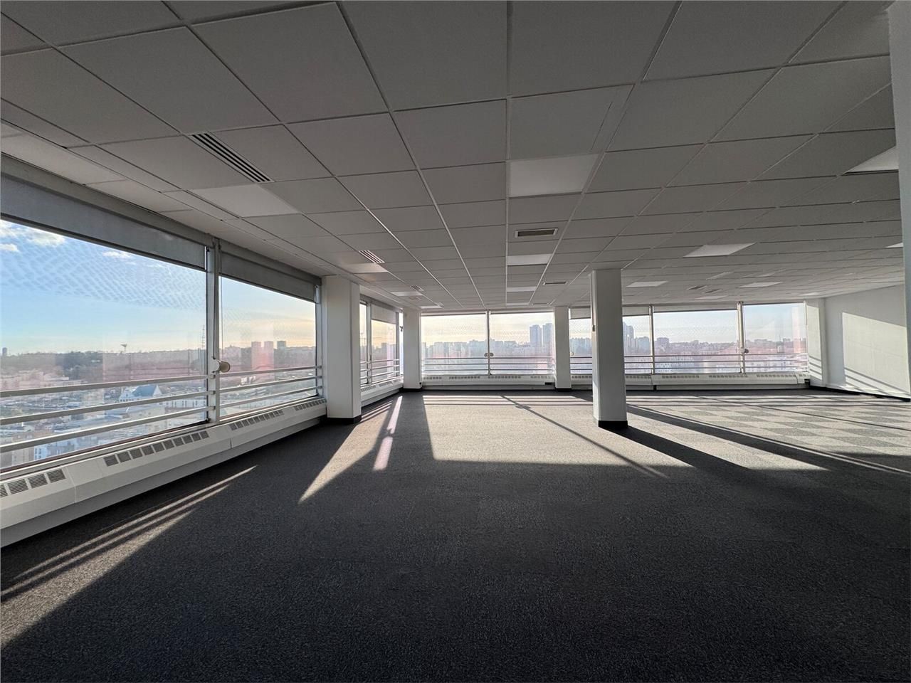 CRENO REAL ESTATE vous propose à 300 mètres du Mé