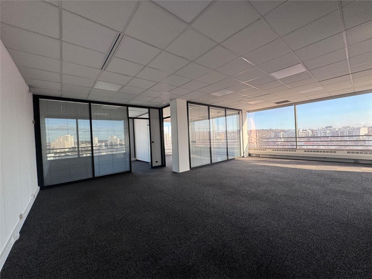 CRENO REAL ESTATE vous propose à 300 mètres du Mé