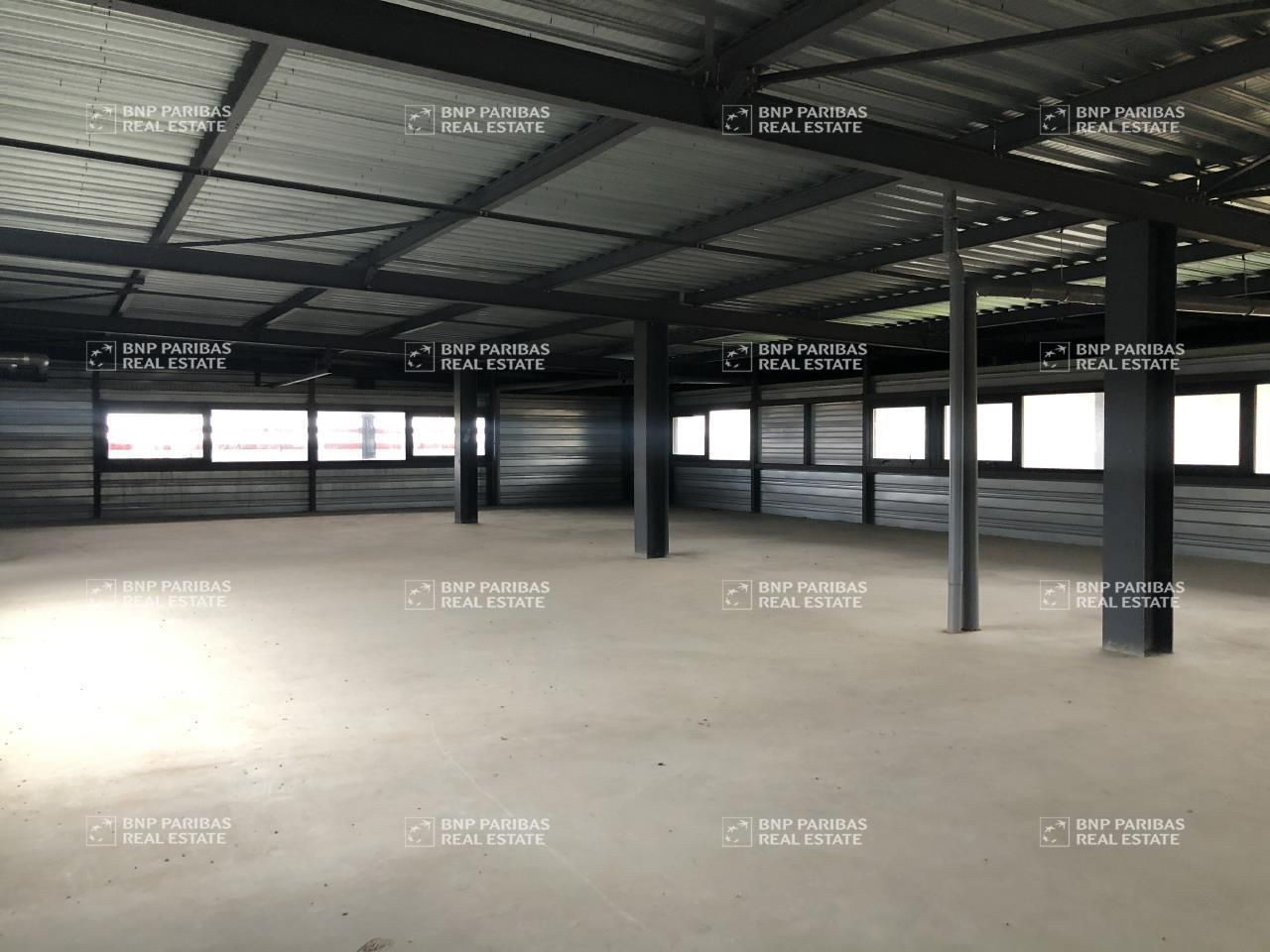 1055 m² pour ce bureaux en location à Le mans
