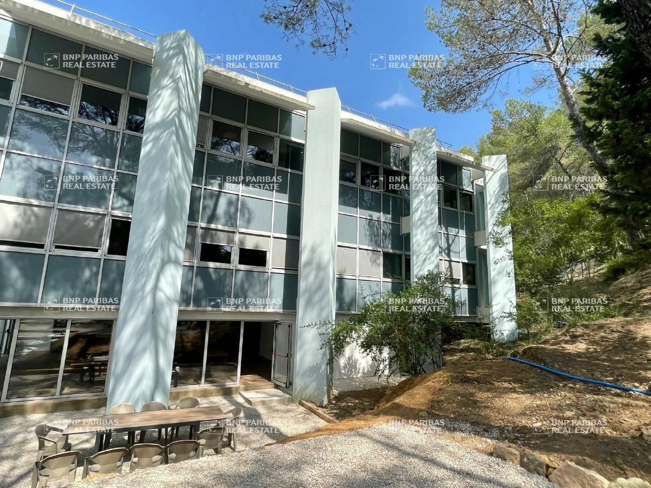 Location Bureaux 2595 m² divisibles 06560 Sophia antipolis