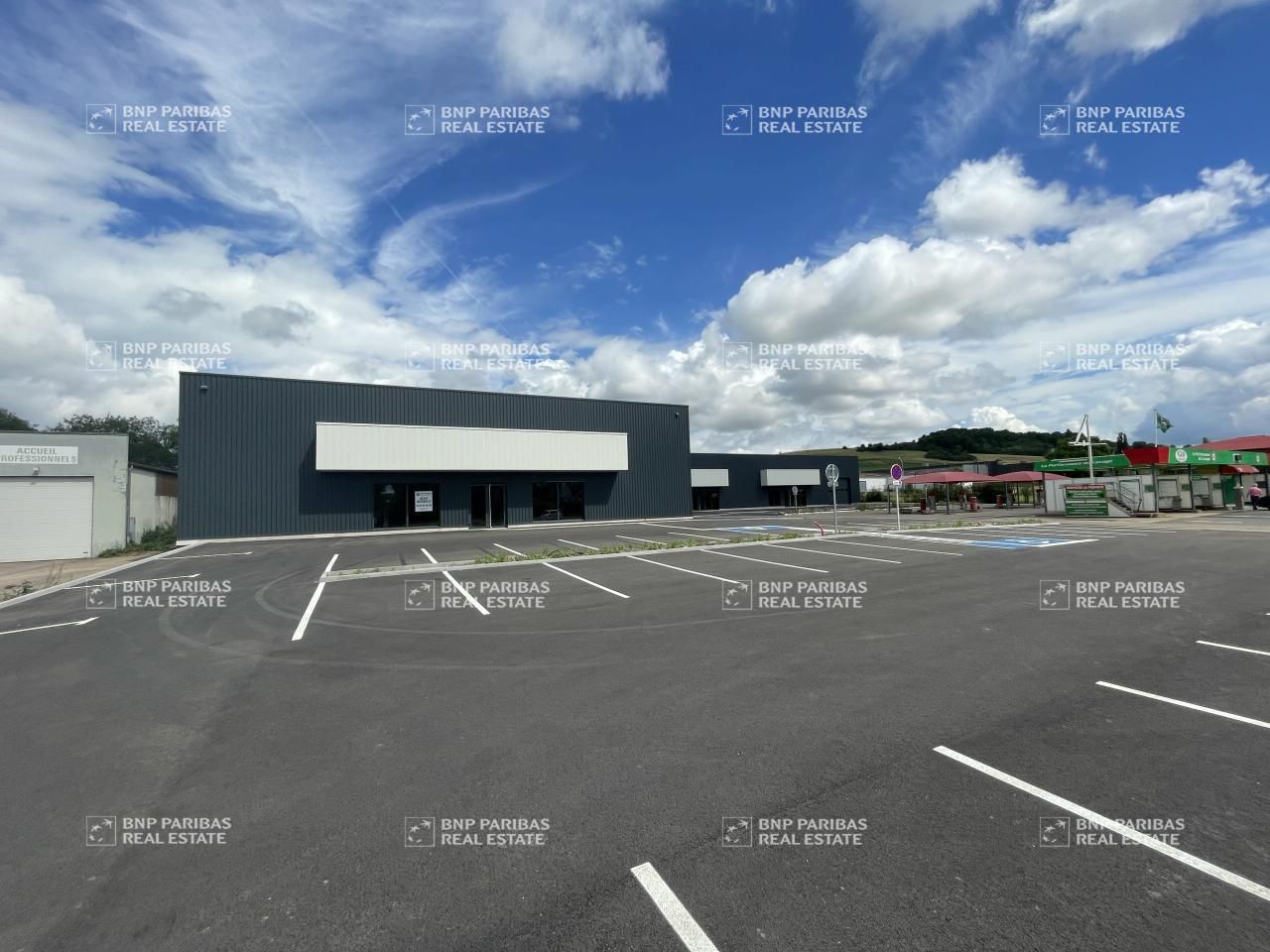 Location Local commercial 2275 m² non divisibles 54270 Essey-lès-nancy