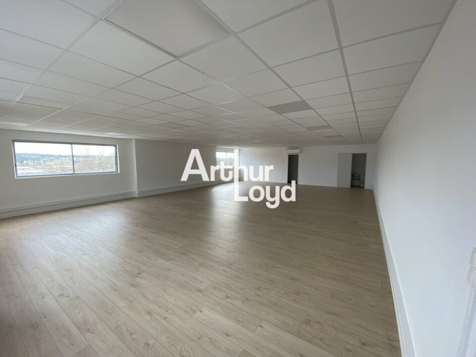 Bureaux à louer 155 m² divisibles d
