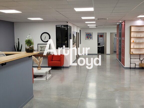 Locaux mixtes à louer 340 m² et grande 