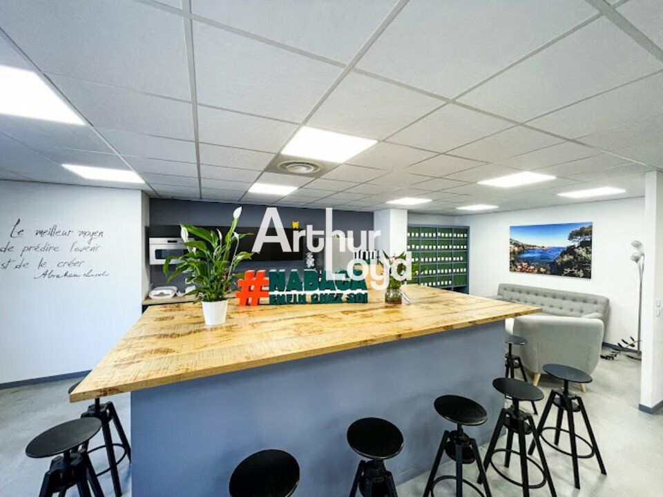 Locaux mixtes à louer 340 m² et grande 