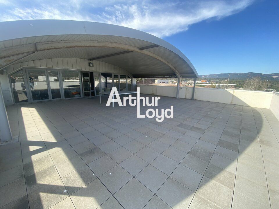 Fréjus - Bâtiment de 1410 m² à