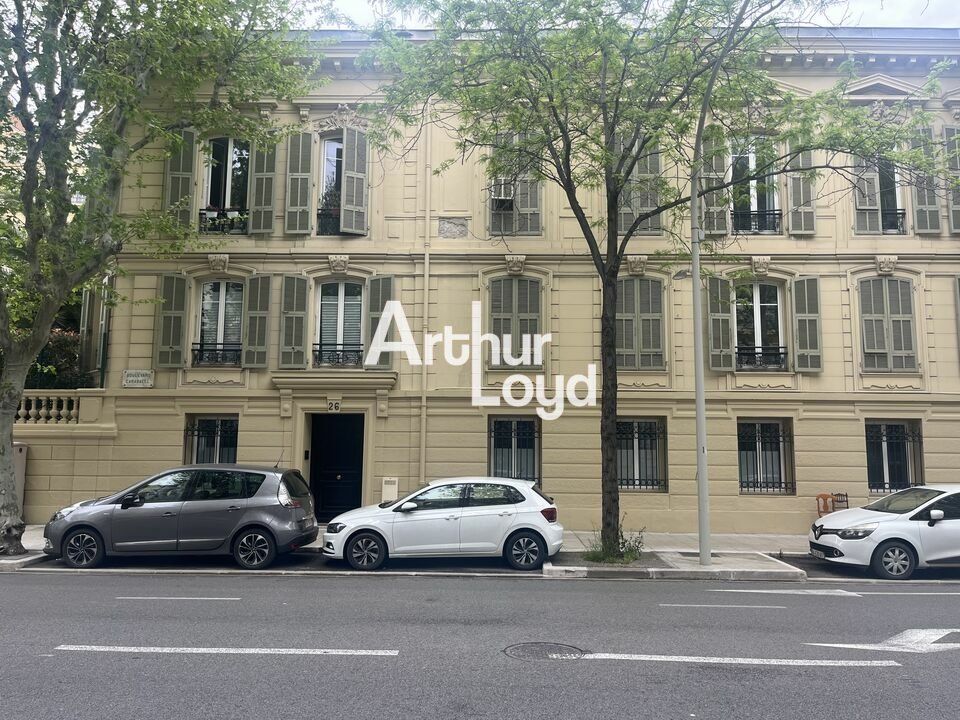 EXCEPTIONNEL AU COEUR DU CARRE D'OR DE NICE BUREA