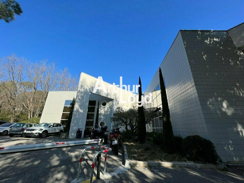 Bureaux 332 m² en R+1 - Top emplacement - So