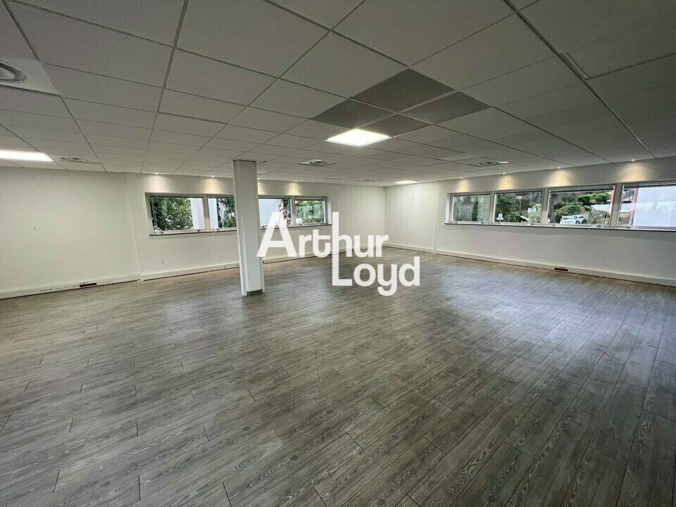 Bureaux 332 m² en R+1 - Top emplacement - So