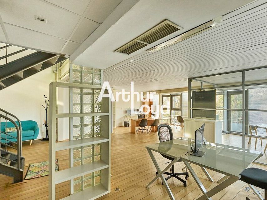 Location de bureaux 160 m² avec terrasse - S