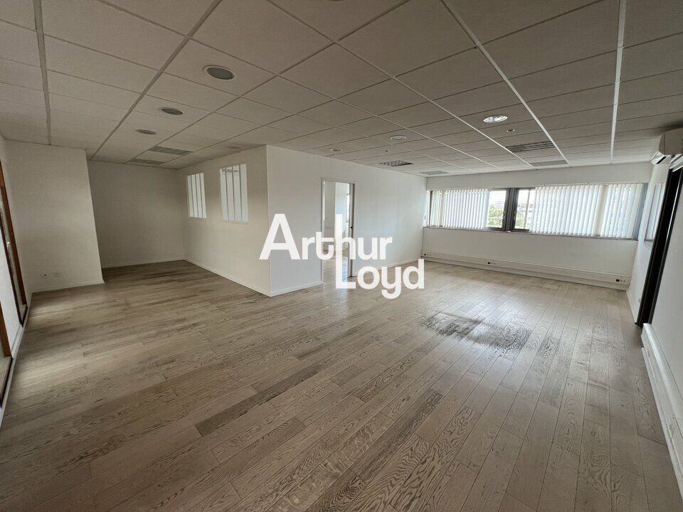 Bureaux à louer 95 m² - ZI LA PALUD - F