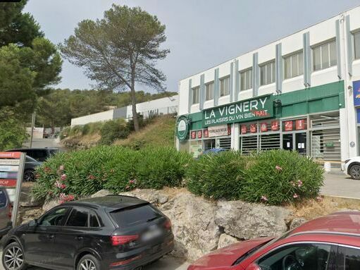 Location local commercial 480 m² - Vallauris