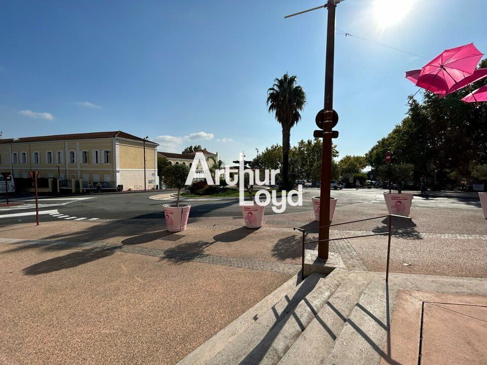Local commercial à louer 265 m² - Centr