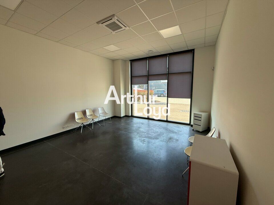 Locaux mixtes de 225 m² à louer Puget-S