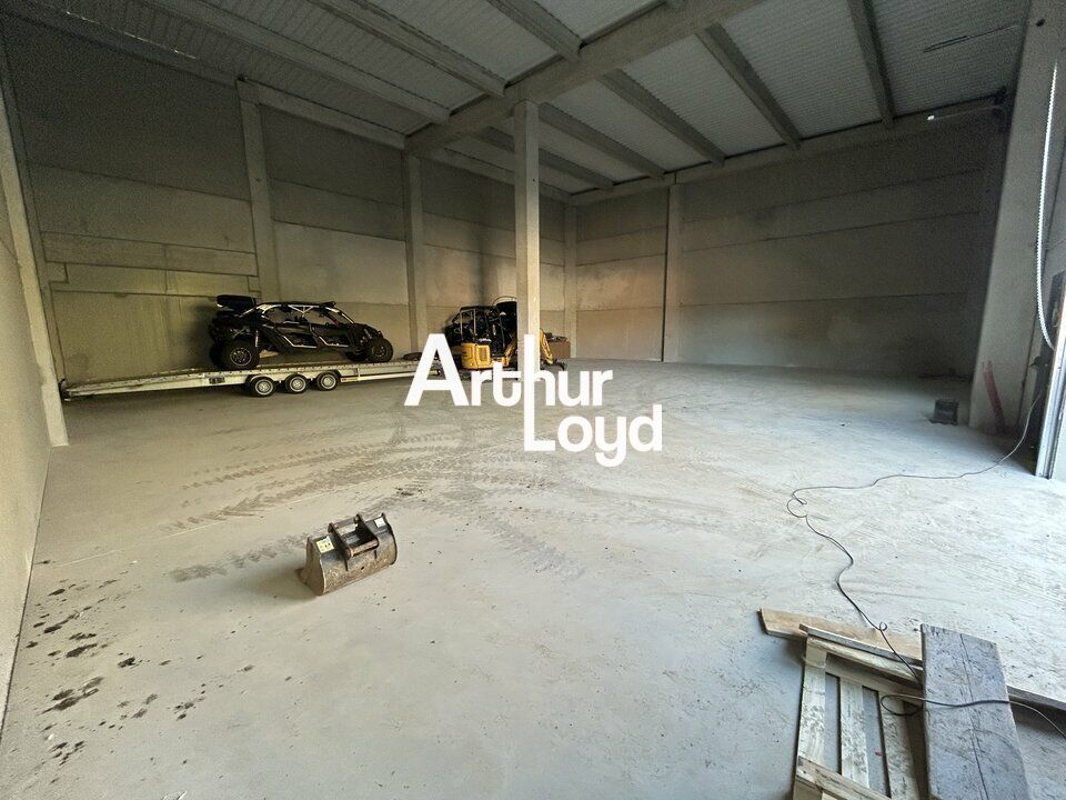 A louer locaux d'activité 332 m² divisi
