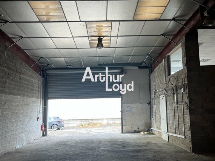 Location locaux d'activité 375 m² - Env