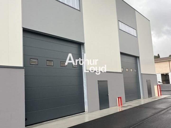 Locaux d'activité neufs 256 m² sur terr