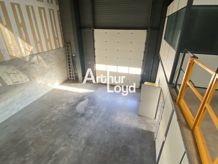 Local d'activité 430m² à louer - F