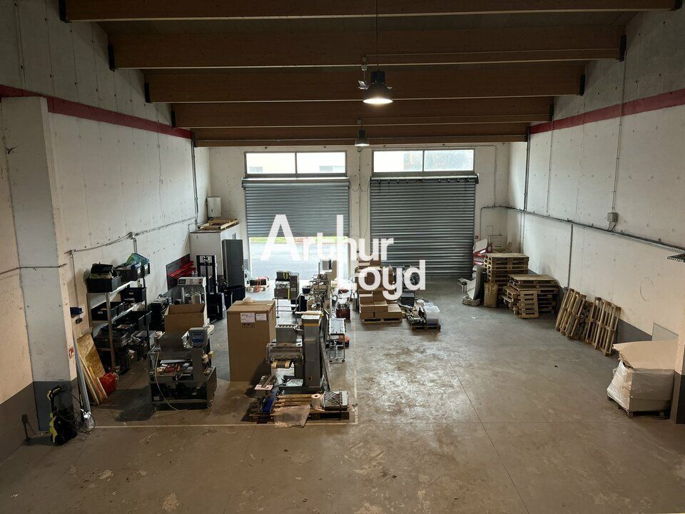 Location locaux d'activités 300 m² - Mo