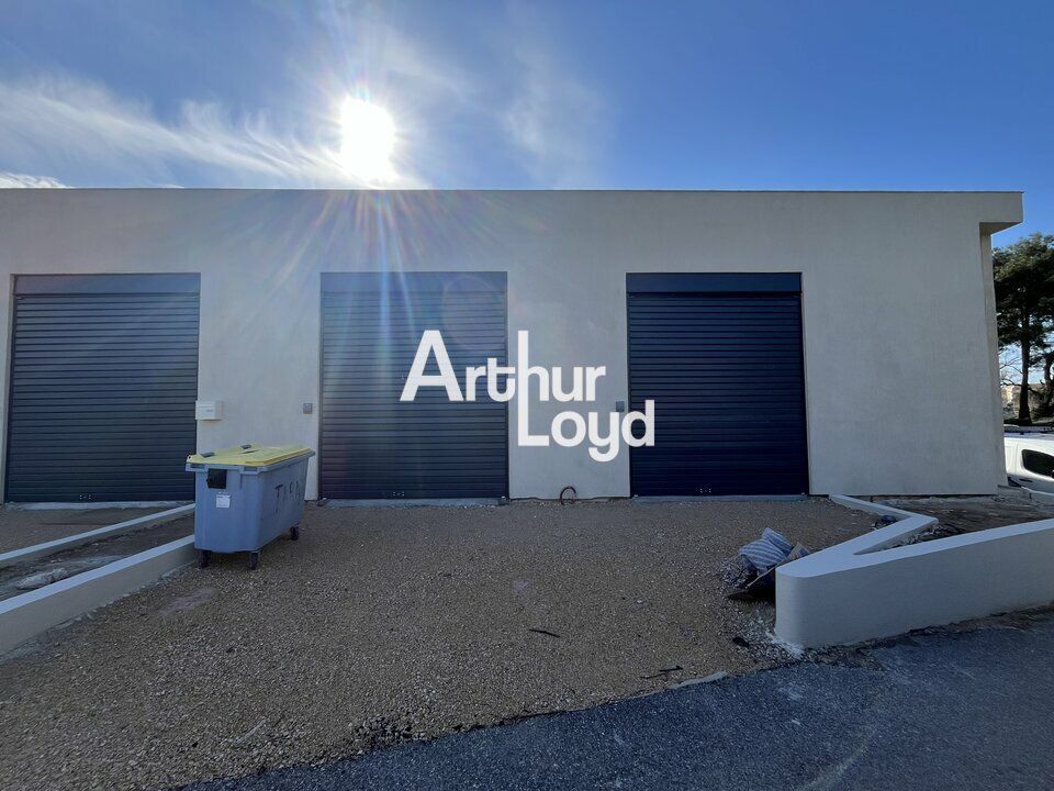 À vendre local d'activité 195 m² i