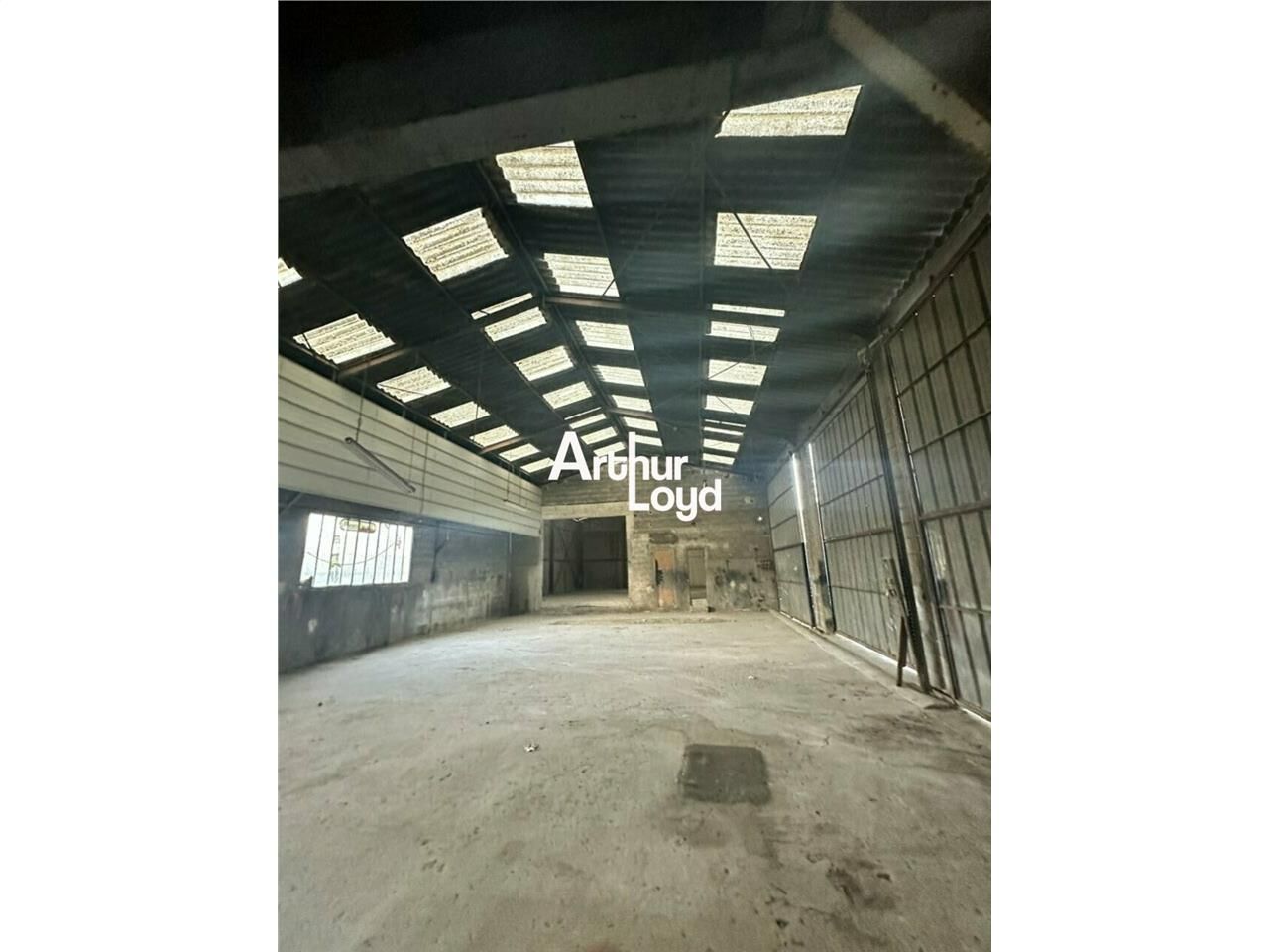 Location locaux mixtes 350 m² - La Roquette-