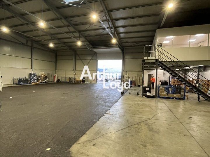 Locaux mixtes 600 m² - La Roquette sur Siagn