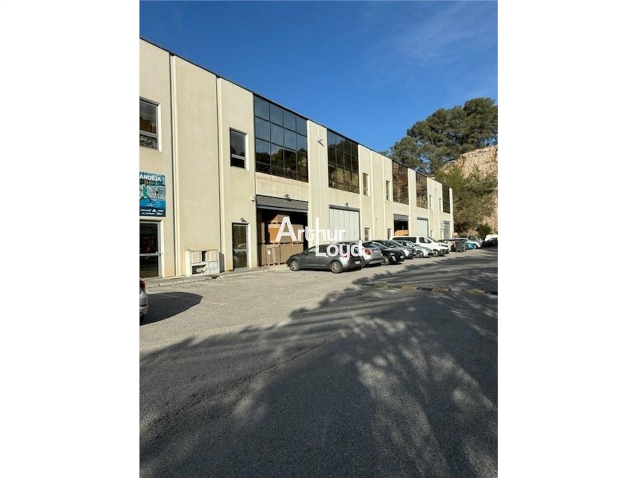 Entrepôt 2 600 m² - Vallauris