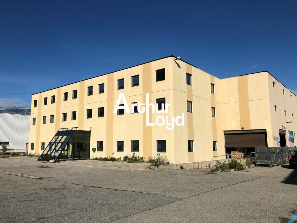ENTREPÔT A LOUER : 3724 M² ZI de CARROS