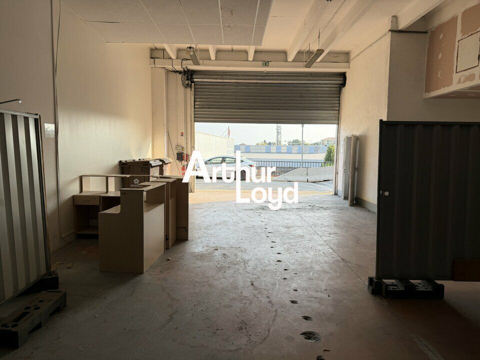 Locaux mixtes 750 m² divisible à partir